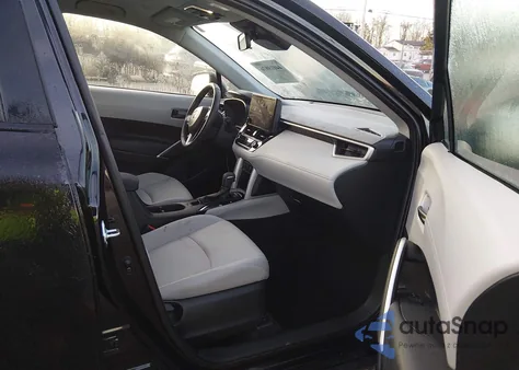 2024 Toyota Corolla Cross Le from USA, damaged, VIN 7MUCAAAG6RV114077